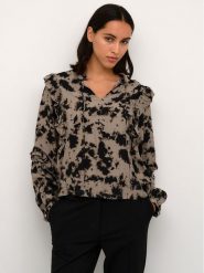 Karen by Simonsen Bluzka Kalinkakb 10104571 Brązowy Straight Fit. Brązowe bluzki Karen by Simonsen, bez wzorów, z wiskozy, bez kołnierzyka, bez ramiączek. Za 249.99 zł.