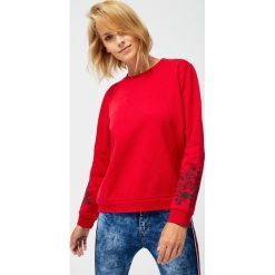 Bluza z nadrukiem na rękawach. Bluzy MOODO, s, bez wzorów, bez kaptura. Za 39.99 zł.