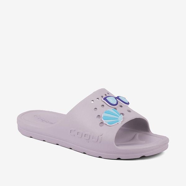 Klapki damskie Coqui 9197 - proste, lekkie i ergonomiczne. Fioletowe klapki Coqui, bez wzorów, bez obcasa, na płaskiej podeszwie. Za 116.99 zł.