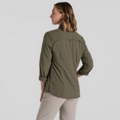 Koszula przeciw komarom damska Craghoppers NosiLife Adventure LS Shirt III. Zielone koszule Craghoppers, bez wzorów, casualowe, bez kołnierzyka, bez ramiączek. Za 382.99 zł.