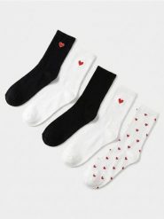 Skarpetki w serca z bawełną 5 pack - wielobarwny. Skarpety Sinsay, bez wzorów, z bawełny. Za 17.99 zł.