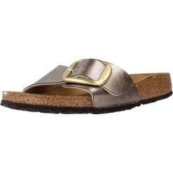 Klapki damskie Birkenstock Madrid Big Buckle. Brązowe klapki Birkenstock, bez wzorów, z materiału, bez obcasa. Za 688.00 zł.