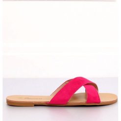 Różowe Klapki damskie fuksjowe 930 Fuchsia. Czerwone klapki ButyModne, bez wzorów, z materiału, bez obcasa. W wyprzedaży za 59.00 zł.