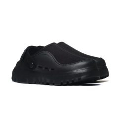 Klapki Ugg GoldenGlow 1166912-BLK. Czarne klapki UGG, bez wzorów, z gumy, z okrągłym noskiem, bez obcasa. Za 357.02 zł.