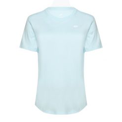 Koszulka damska Nike Sportswear Club Essentials. Niebieskie bluzki Nike, xs, bez wzorów, sportowe, bez kołnierzyka, bez ramiączek. Za 98.99 zł.