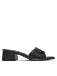 Guess Klapki FLJCNN LEP03 Czarny. Czarne klapki Guess, z aplikacjami, ze skóry, bez obcasa. Za 449.99 zł.