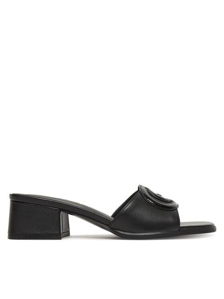 Guess Klapki FLJCNN LEP03 Czarny. Czarne klapki Guess, z aplikacjami, ze skóry, bez obcasa. Za 449.99 zł.