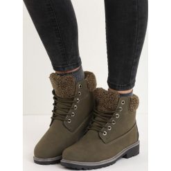Ciemnozielone Traperki Stitches. Trapery i śniegowce Born2be, z futra. Za 79.99 zł.