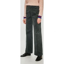 Review - Spodnie. Zielone spodnie materiałowe Review, na co dzień, s, bez wzorów, z bawełny, z podwyższonym stanem. W wyprzedaży za 169.90 zł.