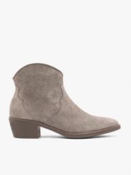 Szare botki kowbojki ze skóry welurowej. Szare botki Ryłko, bez wzorów, ze skóry, za kostkę, bez obcasa, na obcasie, bez zapięcia. Za 449.99 zł.