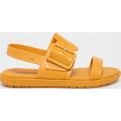 Zaxy - Sandały. Żółte sandały Zaxy, bez wzorów, z gumy, bez obcasa, na szpilce, bez zapięcia. W wyprzedaży za 129.90 zł.