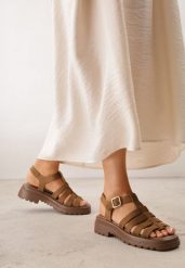 Zielone Sandały VICES w Stylu Gladiatorek z Imitacji Zamszu Mailinai. Zielone sandały Renee, bez wzorów, z koronki, eleganckie, bez obcasa, na płaskiej podeszwie, bez zapięcia. Za 119.99 zł.