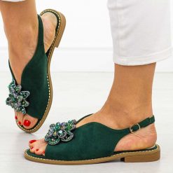 Zielone płaskie sandały damskie S.Barski 001. Zielone sandały S.BARSKI, z aplikacjami, ze skóry, eleganckie, bez obcasa, na płaskiej podeszwie, bez zapięcia. Za 199.00 zł.