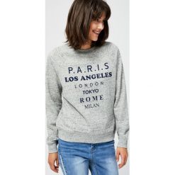 Bluza z nadrukiem. Szare bluzy MOODO, xs, bez wzorów, bez kaptura. Za 34.99 zł.