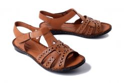 COMFORTABEL 710225-02 braun, sandały damskie. Żółte sandały Comfortabel, bez wzorów, bez obcasa, bez zapięcia. Za 264.90 zł.