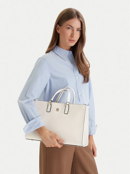 Tommy Hilfiger Torebka Th Daily Satchel Mono AW0AW18418 Écru. Torebki klasyczne TOMMY HILFIGER, bez wzorów, ze skóry, bez dodatków. Za 699.99 zł.