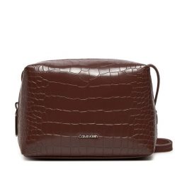 Torebka Calvin Klein. Brązowe listonoszki Calvin Klein, bez wzorów, bez dodatków. Za 519.99 zł.