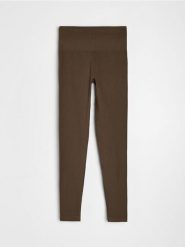 Prążkowane legginsy basic - brązowy. Brązowe legginsy Sinsay, l, bez wzorów, prążkowane. Za 39.99 zł.
