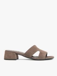 Ciemnobrązowe klapki na niewielkim obcasie. Szare klapki Ryłko, bez wzorów, ze skóry, z okrągłym noskiem, bez obcasa, na obcasie. Za 299.99 zł.