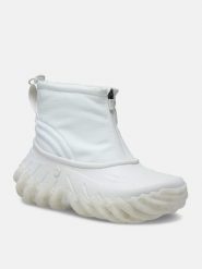 Crocs Botki "Echo" w kolorze białym rozmiar: 42/43. Białe botki Crocs, bez wzorów, z materiału, bez obcasa, bez zapięcia. Za 356.61 zł.