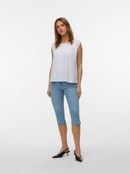 Vero Moda Bluzka w kolorze białym rozmiar: S. Białe bluzki Vero Moda, s, bez wzorów, bez kołnierzyka, bez ramiączek. Za 61.17 zł.