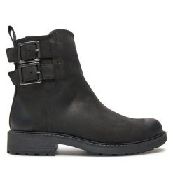 Botki Clarks. Czarne botki Clarks, bez wzorów, bez obcasa, na płaskiej podeszwie, bez zapięcia. Za 679.99 zł.