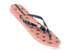 Klapki japonki damskie sportowe Ipanema. Czerwone klapki Ipanema, bez wzorów, z materiału, bez obcasa. Za 35.00 zł.