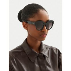 Okulary przeciwsłoneczne Furla. Czarne okulary przeciwsłoneczne Furla, bez wzorów. Za 779.99 zł.