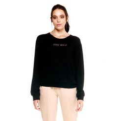 Bluza z wełna z ściągacze na co dzień na siłownię. Czarne bluzy LEONE 1947 APPAREL, bez wzorów, z poliesteru, bez kaptura. W wyprzedaży za 124.24 zł.