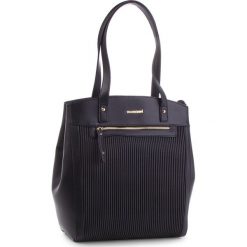 Torebka MONNARI - BAG2890-020 Black. Czarne torebki klasyczne Monnari, z aplikacjami, ze skóry ekologicznej, zdobione, bez dodatków. W wyprzedaży za 129.00 zł.