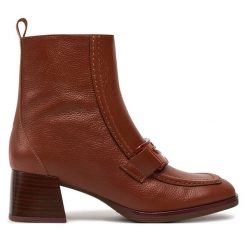 Botki Hispanitas. Brązowe botki Hispanitas, bez wzorów, bez obcasa, na słupku, bez zapięcia. Za 839.99 zł.