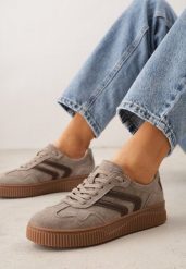 Beżowe Sneakersy Retro Tenisówki z Naturalnego Zamszu ze Skórzaną Wkładką Beralene. Brązowe obuwie sportowe Renee, z koronki, bez zapięcia, tenisowe. Za 199.99 zł.