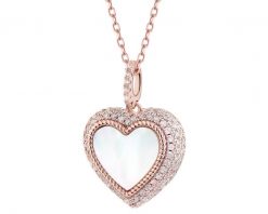 Naszyjnik z mosiądzu pozłacany z cyrkoniami i masą perłową - serce. Białe naszyjniki Artelioni, z cyrkonią, pozłacane. Za 249.00 zł.