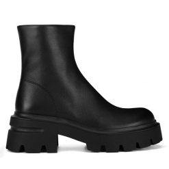 Botki Badura. Czarne botki Badura, bez wzorów, bez obcasa, na słupku, bez zapięcia. Za 299.99 zł.