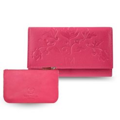 Portfel damski skórzany z kwiatowym wzorem T-45-PI etui na klucze T-51-NPI zestaw prezentowy Paolo Peruzzi ZUP-119-PI. Czerwone portfele PAOLO PERUZZI, bez wzorów, ze skóry. Za 109.99 zł.