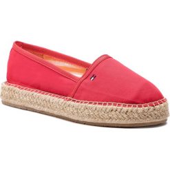Espadryle TOMMY HILFIGER - Flat Espadrille FW0FW04109 Tango Red 611. Czerwone espadryle TOMMY HILFIGER, bez wzorów, z materiału, bez obcasa, na płaskiej podeszwie, bez zapięcia. W wyprzedaży za 199.00 zł.