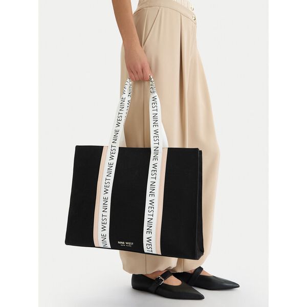 Torebka Nine West. Czarne shopper Nine West, bez wzorów, bez dodatków. Za 279.99 zł.