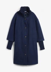 Krótki płaszcz z materiału w optyce wełny. Niebieskie płaszcze bonprix, bez wzorów, z wełny, bez kaptura. Za 329.99 zł.