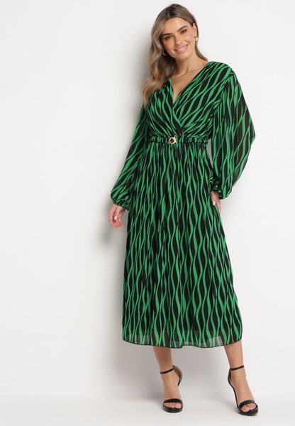 Zielona Rozkloszowana Sukienka Plisowana z Paskiem Famalee. Zielone sukienki Born2be, l, bez wzorów, eleganckie, bez kołnierzyka, bez ramiączek, maxi, kopertowe. Za 109.99 zł.