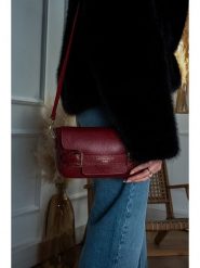 Victor & Hugo Paris Skórzana torebka "Lyana" w kolorze bordowym - 22 x 15 x 6 cm rozmiar: onesize. Czerwone torby na ramię Victor & Hugo Paris, bez wzorów, z materiału, na ramię, bez dodatków. Za 217.99 zł.