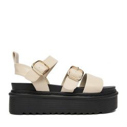 Sandały DeeZee. Białe sandały DeeZee, bez wzorów, bez obcasa, na płaskiej podeszwie, bez zapięcia. Za 149.99 zł.