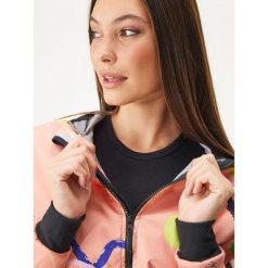 Damska kurtka softshellowa bez ocieplenia elastyczna Basic, morelowy, Fantazie. Brązowe kurtki sportowe UNUO, na jesień, xs, bez wzorów, z softshellu, bez kaptura, trekkingowe. Za 302.00 zł.