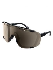 POC Okulary rowerowe "Devour +" w kolorze czarnym rozmiar: onesize. Czarne okulary przeciwsłoneczne POC, bez wzorów, z tworzywa sztucznego, sportowe. Za 919.95 zł.