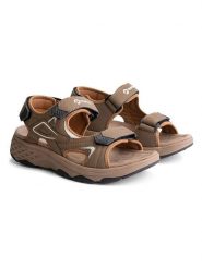 TRAVELIN' Sandały "Tomra" w kolorze jasnobrązowym rozmiar: 42. Brązowe sandały Travelin', bez wzorów, klasyczne, z otwartym noskiem, bez obcasa, bez zapięcia. Za 160.45 zł.