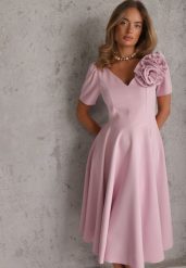 Różowa Sukienka o Rozkloszowanym Kroju z Odpinaną Kwiatową Aplikacją Anastosa. Czerwone sukienki Renee, na imprezę, l, z aplikacjami, eleganckie, bez kołnierzyka, bez ramiączek, midi, kopertowe. Za 249.99 zł.