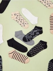 Skarpetki 7 pack - wielobarwny. Skarpety Sinsay, bez wzorów. Za 19.99 zł.