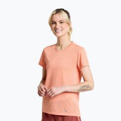 Koszulka do biegania damska Saucony Stopwatch. Czerwone koszulki sportowe Saucony, bez wzorów, bez ramiączek, do biegania. Za 119.99 zł.
