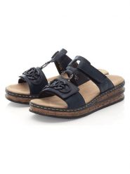 Rieker Klapki w kolorze granatowym rozmiar: 42. Niebieskie klapki Rieker, bez wzorów, z otwartym noskiem, bez obcasa, na koturnie. Za 177.32 zł.