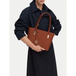 Torebka MEXX. Brązowe torebki klasyczne Mexx, bez wzorów, bez dodatków. Za 119.99 zł.