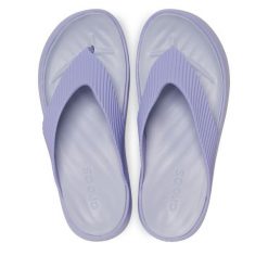 Japonki Crocs. Fioletowe klapki Crocs, bez wzorów, bez obcasa. Za 139.99 zł.